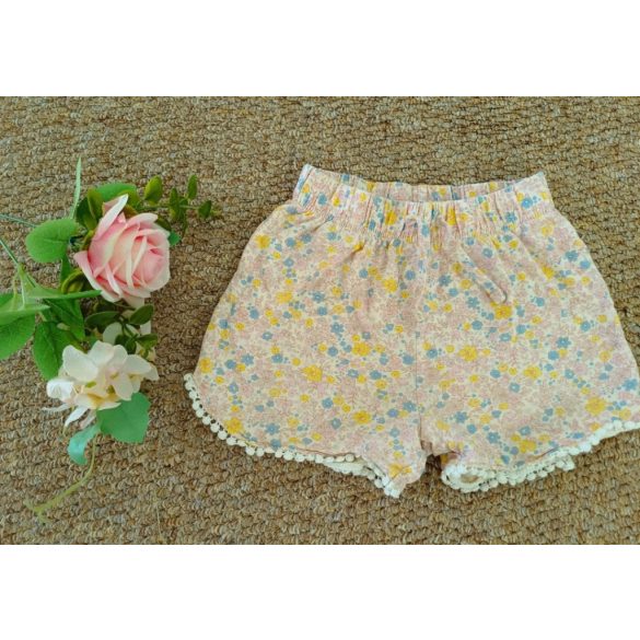 Virágmintás rövidnadrág
